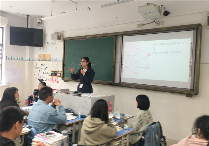 常态课堂喜迎专家莅临 教学视导引领高三教学(图3)