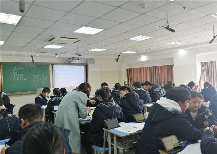 高二级部：同课异构展风采、教研活动促成长(图3)