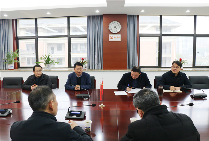 办公室：南京信息工程大学向合肥七中授牌“优质生源基地”(图2)