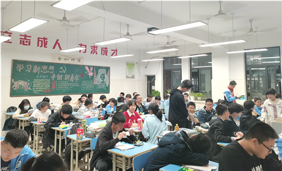 教务处：学生的进步是老师最大的安慰(图3)