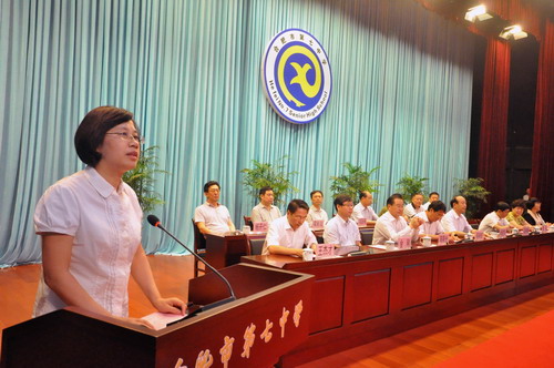 市政府副市长吴春梅讲话