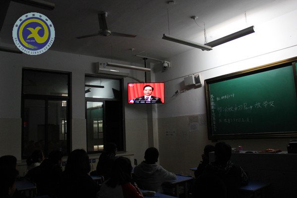 高度关注“两会”,干部师生热议(图3)