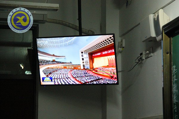 高度关注“两会”,干部师生热议(图4)