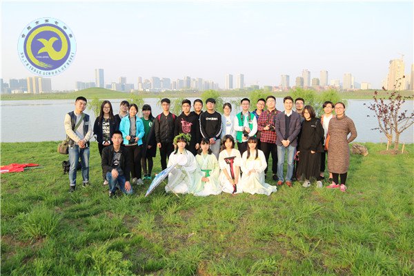 踏春风,扬汉服之美 ; 齐合作,传志愿精神(图3)