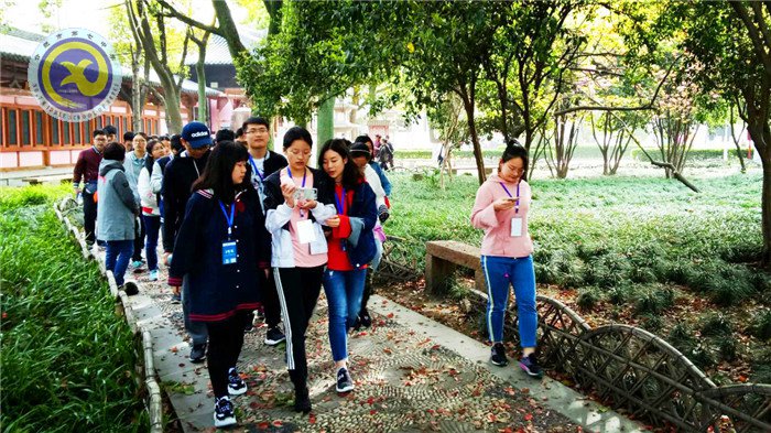 离时古寺西边路,莘莘学子满目中(图2)