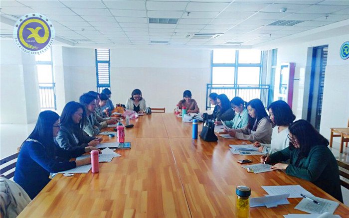 赛教学基本技能,展青年教师风采(图1)