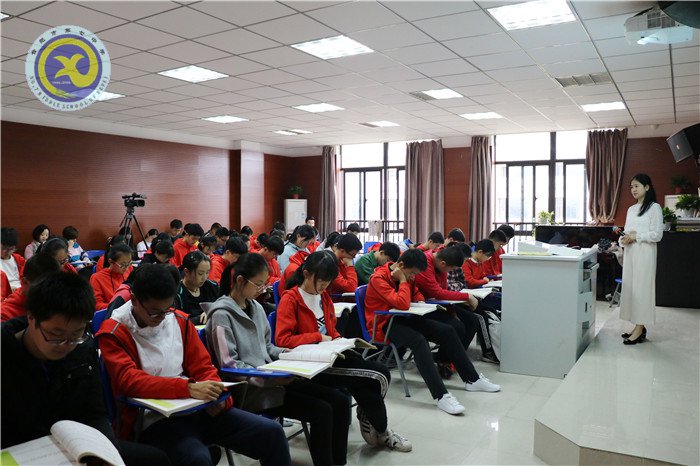 同课异构共研讨,青年教师展风姿(图8)