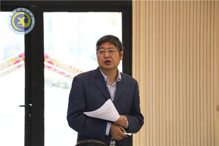同课异构共唱英雄悲歌 名师讲座细谈长课短教(图7)