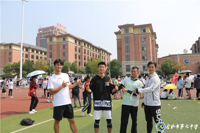 男子100米双双打破校记录(图2)