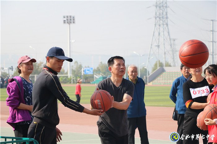 运动场上展风采  老有所乐是幸福(图6)