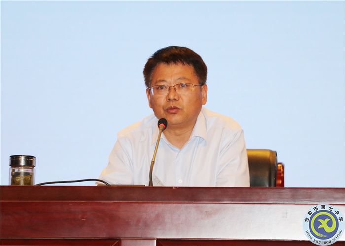 邓校.jpg