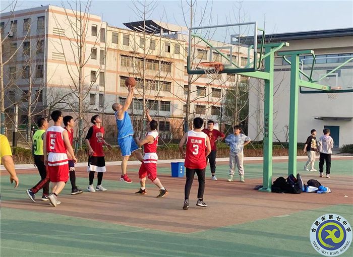合肥市第七中学本部与紫蓬分校首次开展教职工篮球友谊赛(图2)