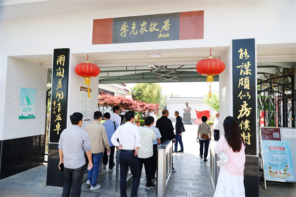 合肥七中行政党支部开展主题党日活动(图2)