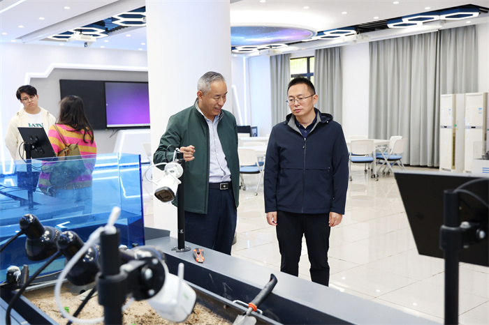 中科大附中实验学校一行莅临合肥七中考察交流(图2)