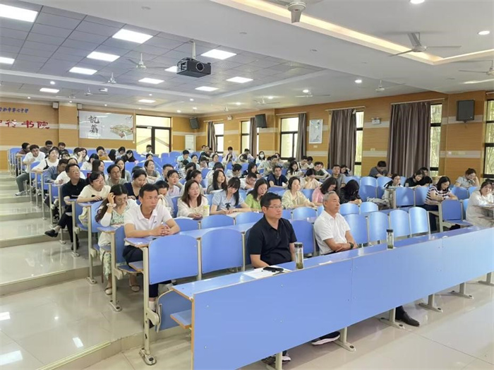 高三年级召开阶段性学情分析会暨期末工作会1.jpg