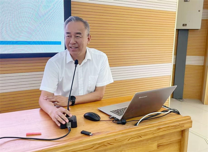 高三年级召开阶段性学情分析会暨期末工作会4.jpg