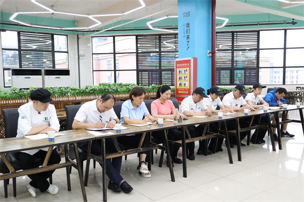 合肥七中召开膳食委员会会议(图2)