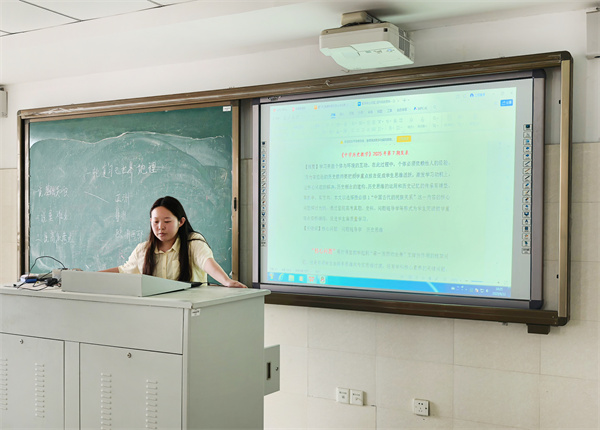 照片(方洁).jpg 照片(方洁).jpg