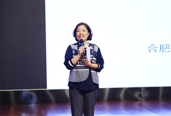 合肥七中第八期桃蹊大讲堂精彩开讲(图3) 合肥七中第八期桃蹊大讲堂精彩开讲(图3)