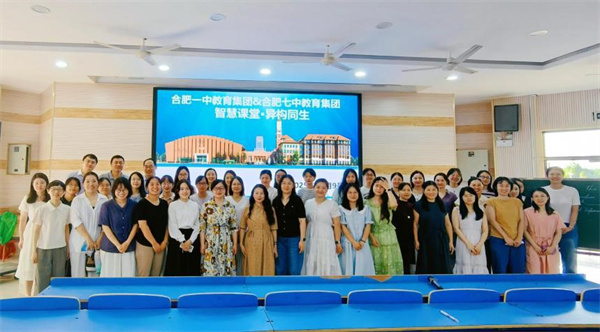 英语 合影.jpg 英语 合影.jpg