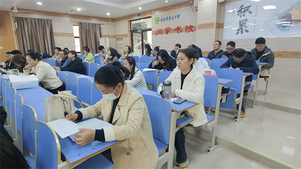 合肥七中高二年级召开第三次全体教师会暨学情分析会(图1) 合肥七中高二年级召开第三次全体教师会暨学情分析会(图1)