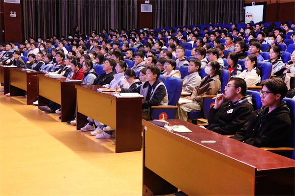 合肥七中第48期团校第二讲开课(图2) 合肥七中第48期团校第二讲开课(图2)