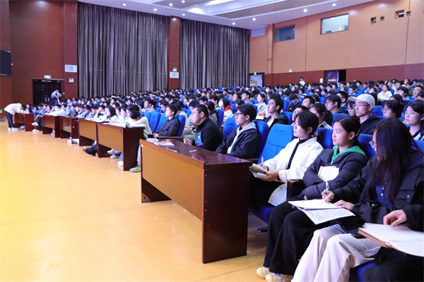 合肥七中第48期团校第三讲开课(图2)