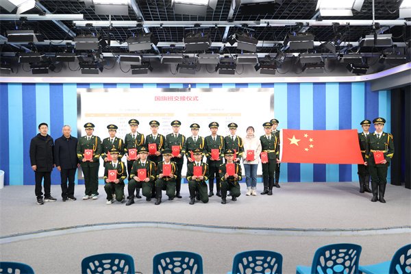 合肥七中举行国旗班交接仪式(图6)