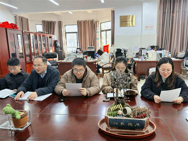 组团聚力!让教学做到“精准滴灌”(图2) 组团聚力!让教学做到“精准滴灌”(图2)