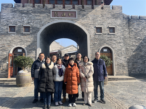 古镇部分合影.jpg 古镇部分合影.jpg