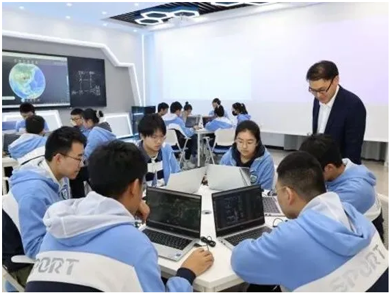 工地变身&ldquo;地理教科书&rdquo;？在合肥七中学府校区施工现场，他发现了