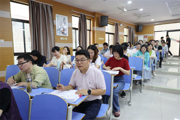 红楼深处,好课共赏,名著就该这样“嚼”着读(图2) 红楼深处,好课共赏,名著就该这样“嚼”着读(图2)