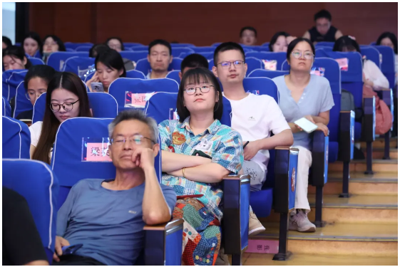 合肥七中召开2026-2027学年度第一学期全体教职工大会(图2) 合肥七中召开2026-2027学年度第一学期全体教职工大会(图2)