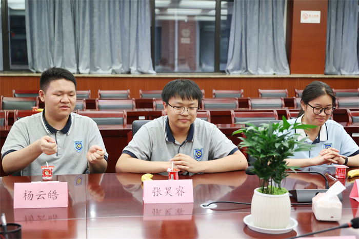学校请高三学生吃饭，聊了什么？合肥七中这场晚餐会很有“温度”(图5)
