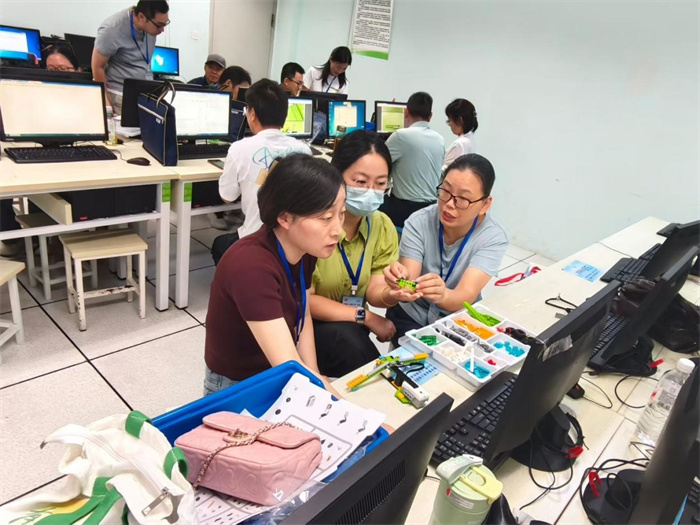 国培之旅|从“听到”到“做到”:普通高中学科领军教师培训侧记(图12) 国培之旅|从“听到”到“做到”:普通高中学科领军教师培训侧记(图12)