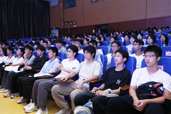 合肥七中开展《中华人民共和国民族团结进步促进法》专题法治讲座(图3)