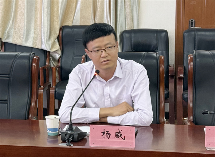杨威校长发言.jpg 杨威校长发言.jpg
