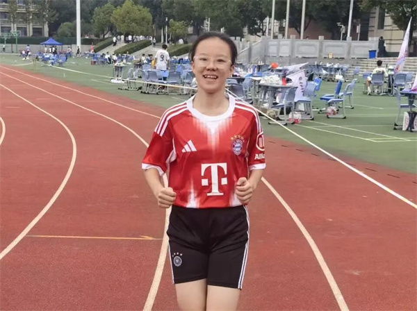 13秒05！高一女生张沐希&ldquo;飞&rdquo;破合肥七中女子100米校纪录