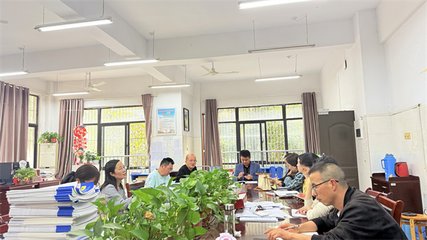 深耕学情析短板:合肥七中高三年级召开多维度学情分析会(图3) 深耕学情析短板:合肥七中高三年级召开多维度学情分析会(图3)